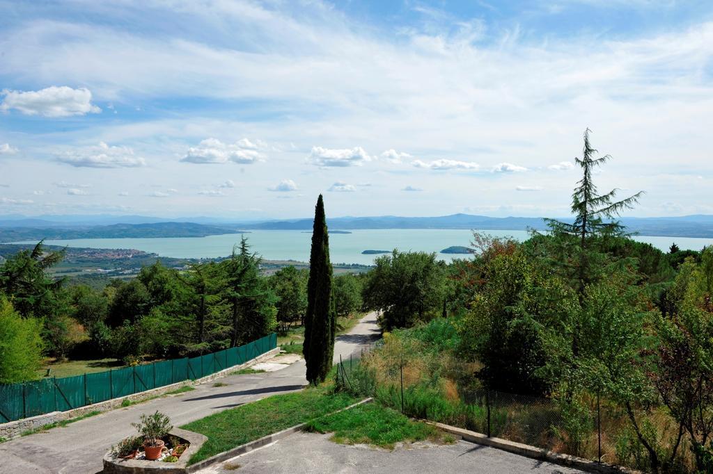 B&B Villa Sensi Tuoro sul Trasimeno Luaran gambar